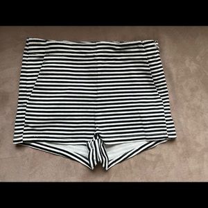 Cute high-waisted H&M shorts